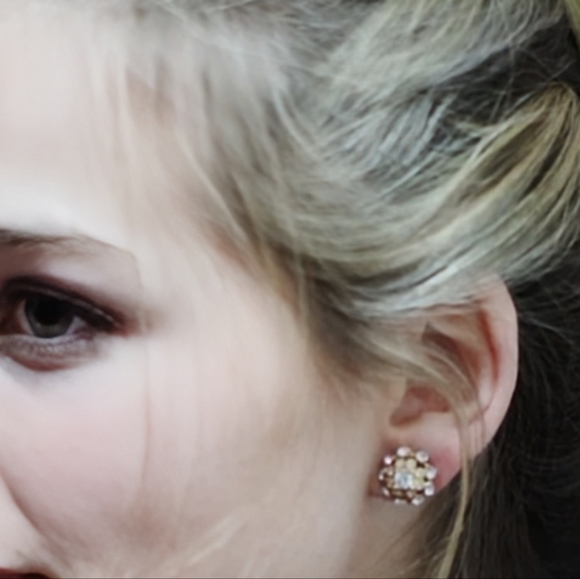 NEW Kate Spade Putting On The Ritz Stud Earrings - Picture 2 of 5